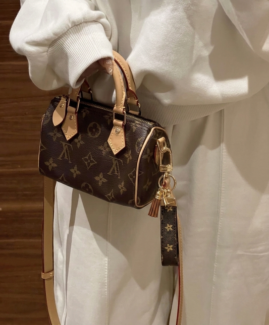 louis vuitton - leather monogram